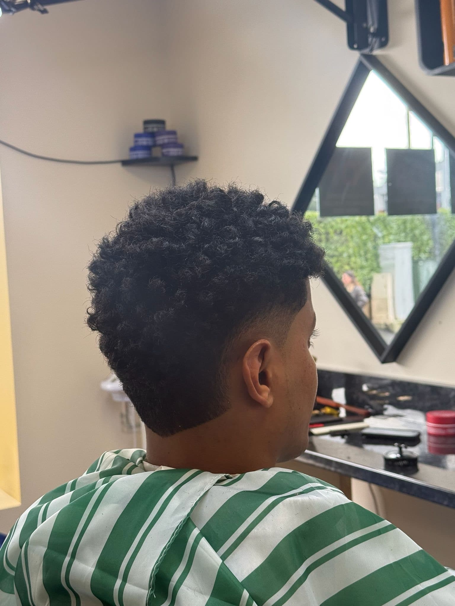 Réalisation coiffeur barbier à Toulouse — dégradé, coupe homme ou barbe (2)